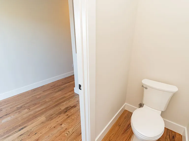 1039 Montague Pl — Photo 47