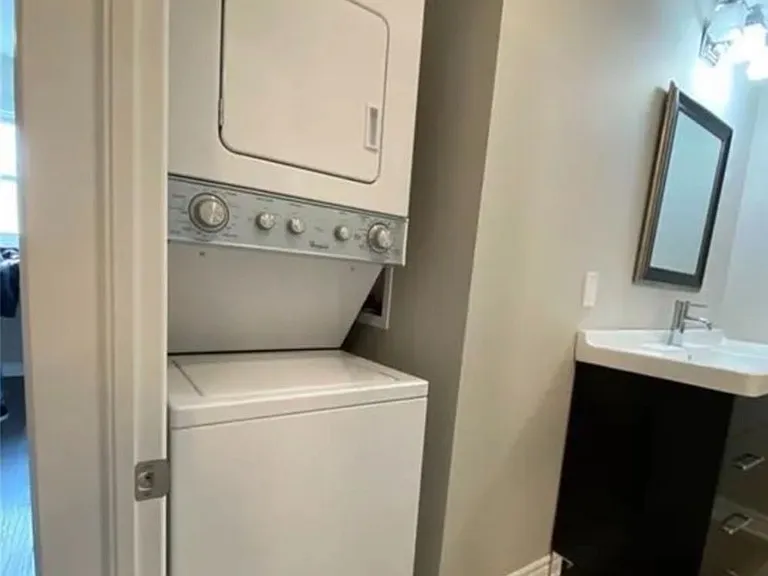 30 Pine St #2 — Photo 14