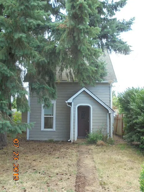 627 Church St