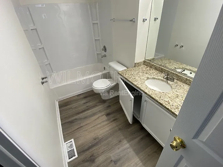 11405 Dunshire Dr — Photo 18