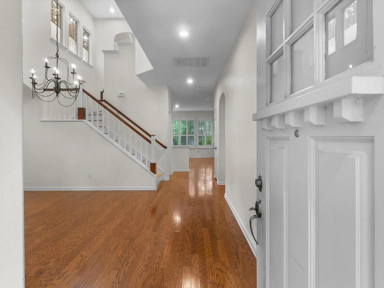 3 bed, 2.5 bath, 2036 sqft, $2,850 — Photo 3