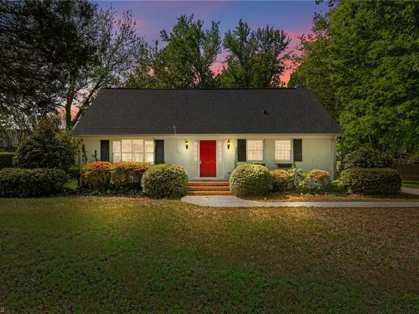 924 Kimberly Rd, Burlington, NC 27215