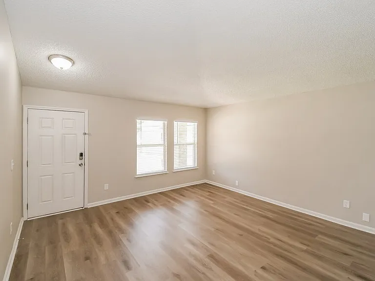 9616 Clinton Corners Dr — Photo 10