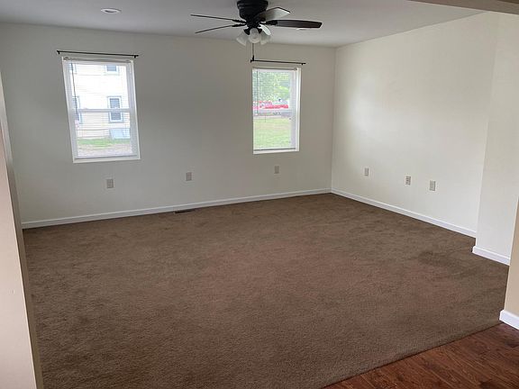 Larger living room 2