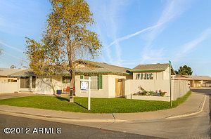 1st image of 952 E 9th Dr