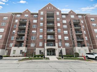 390 W Mahogany Ct UNIT 609, Palatine, IL 60067