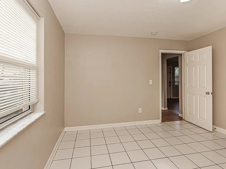 1887 Sunset Pl — Photo 9