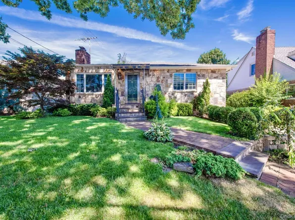 1641 Falmouth Avenue, New Hyde Park, NY 11040