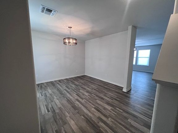 3rd image of 567 Holly St