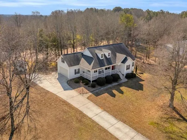 3020 Meadow Trl, Loganville, GA 30052