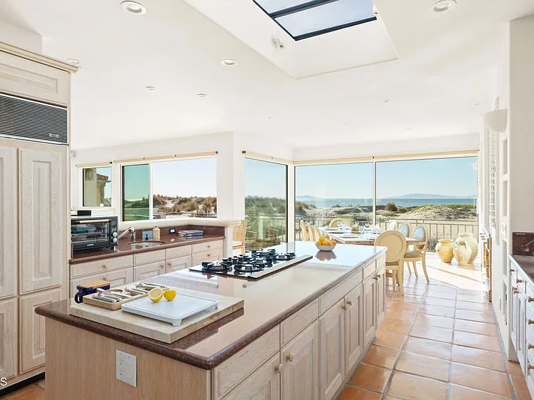 1571 Mandalay Beach Rd — Photo 3