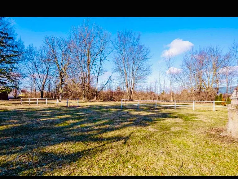1072 Western Row Rd — Photo 14