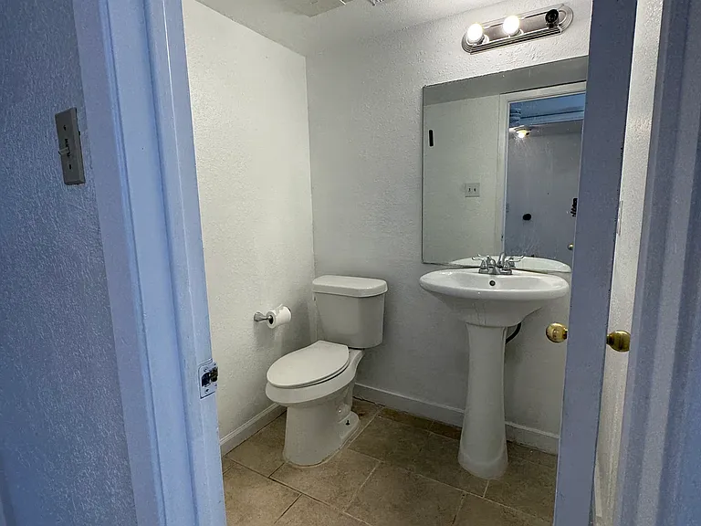 2101 Lamplight Village Cir #B — Photo 8