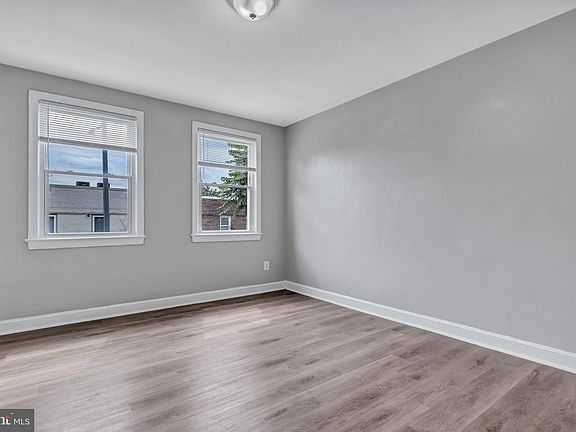3rd image of 2012 Rosedale St NE APT 3