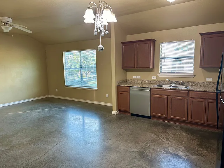 1400 Clyde St #B — Photo 5