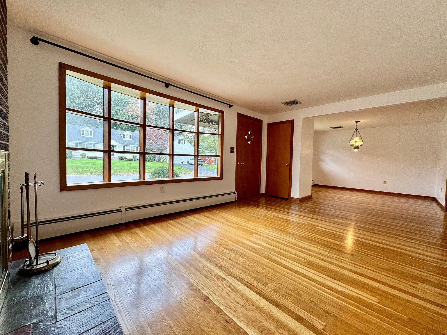 3 bed, 1.5 bath, 1446 sqft, $2,945 — Photo 1