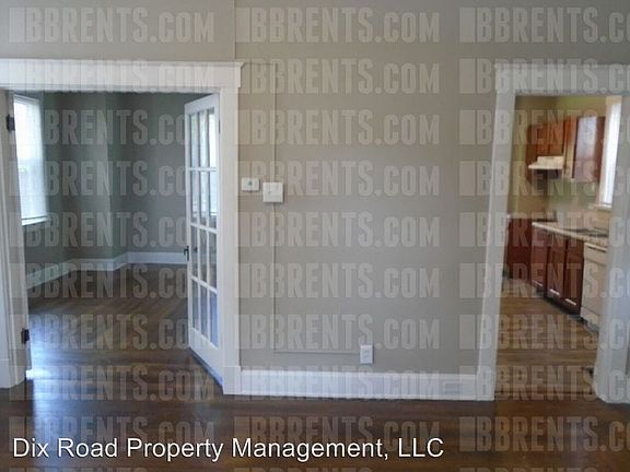 4th image of 939 Rosemont Ave