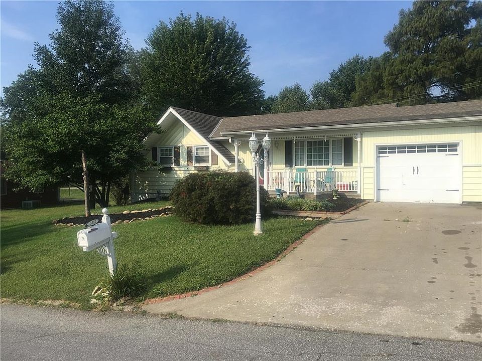 1st image of 3412 W Lantern Ln