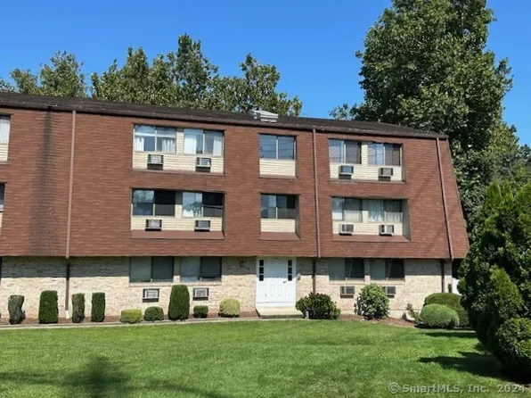 24 Radio Place APT 24, Stamford, CT 06906