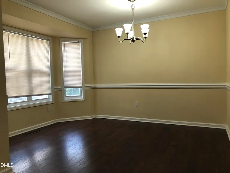 814 Bristol Blue St — Photo 3
