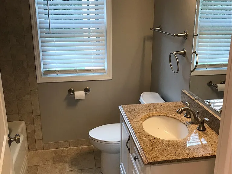 88 E Royal Pkwy — Photo 14