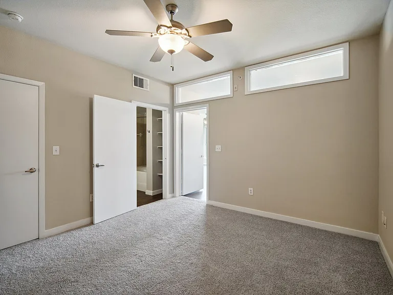 Cole Apartments — Photo 30