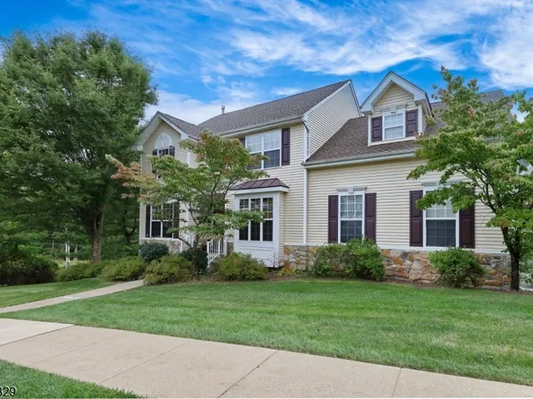 1 Crestview Dr, Mount Olive Twp., NJ 07840