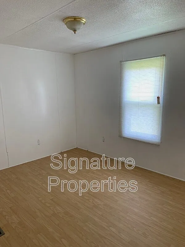 3 bed, 2.0 bath, $800 — Photo 4