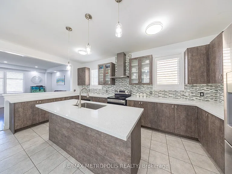36 Michaelis St — Photo 13