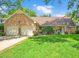 262 Sheffield Ln, Glen Ellyn, IL