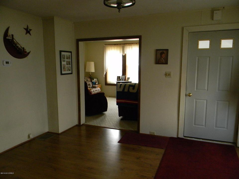 2nd image of 32 William St