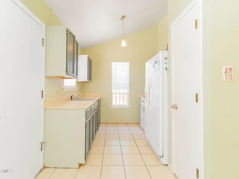 12056 Bellows Ct — Photo 17