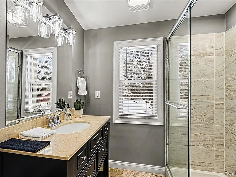 710 Hartland Dr — Photo 25