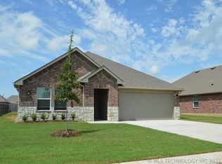 3306 SE Stonewall Dr, Bartlesville, OK 74006