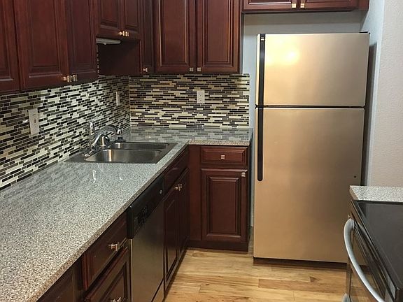 4th image of 16245 NE 12th Ct APT G86