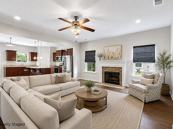 3rd image of 324 Shelby Farms Ln
