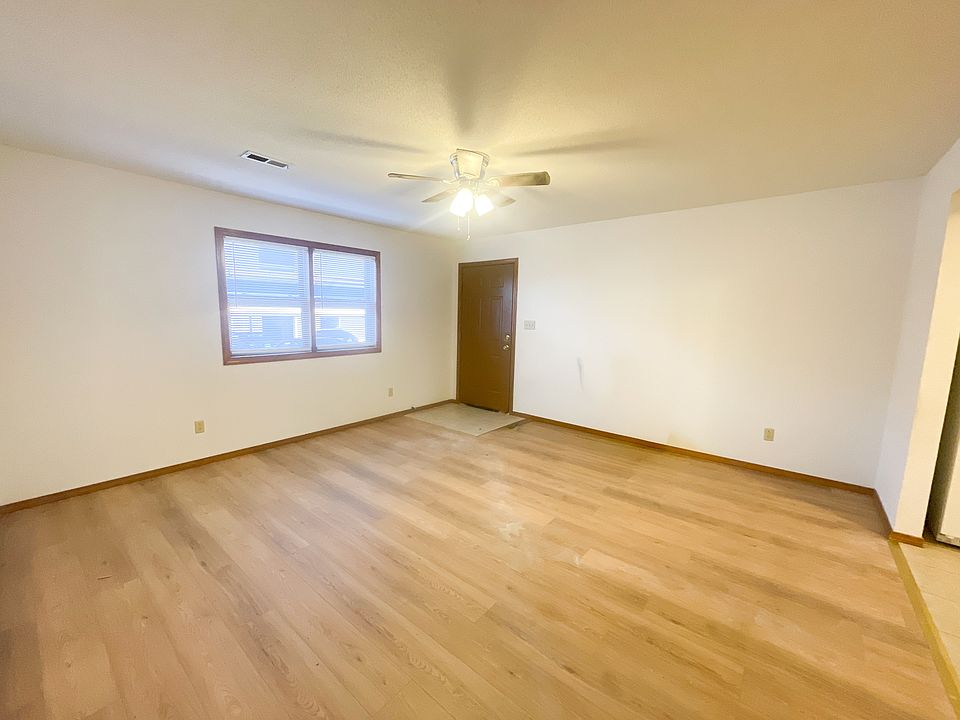 1st image of 1589 Belair Dr APT 12