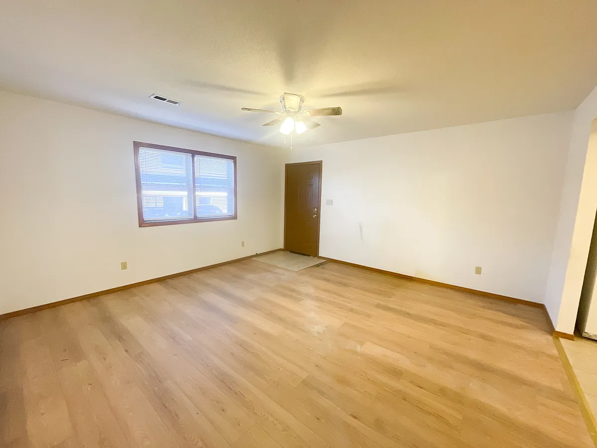 Building Photo - 1589 Belair Dr #7