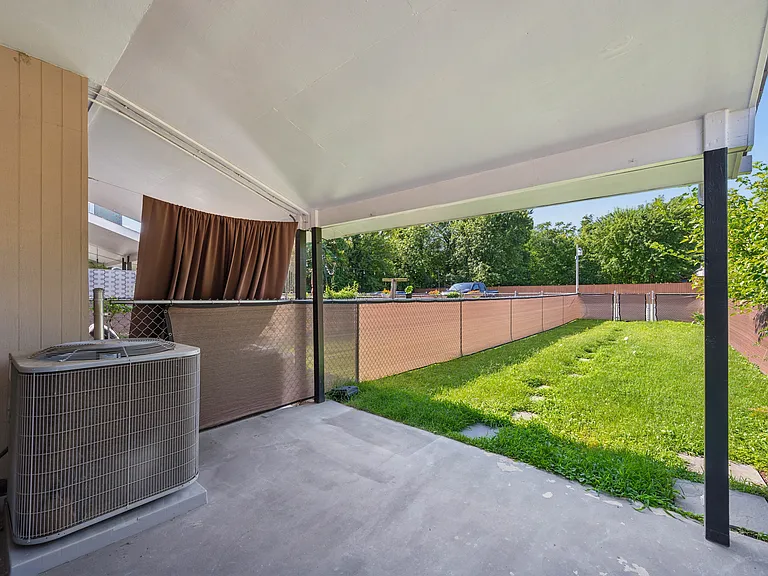 142 E South St #1 — Photo 10