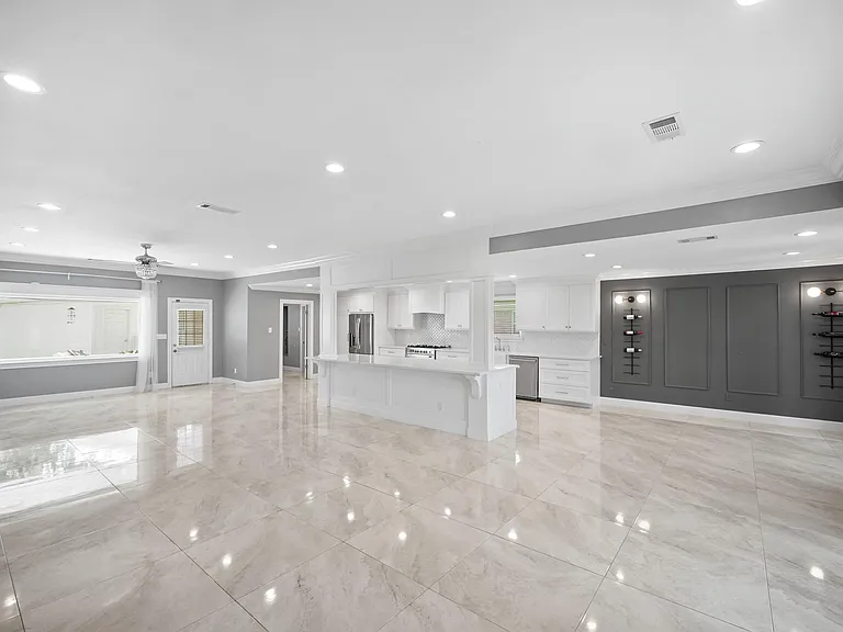 6215 S Braeswood Blvd — Photo 4