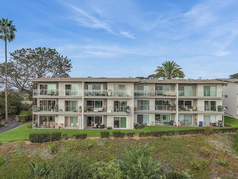 640 W Solana Cir W #18 — Photo 48