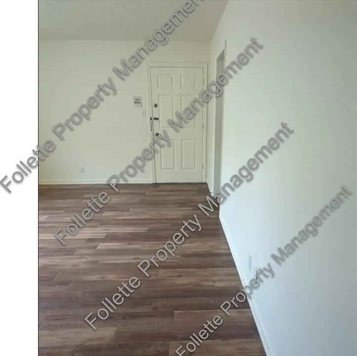 2 bed, 800 sqft, $800 — Photo 2