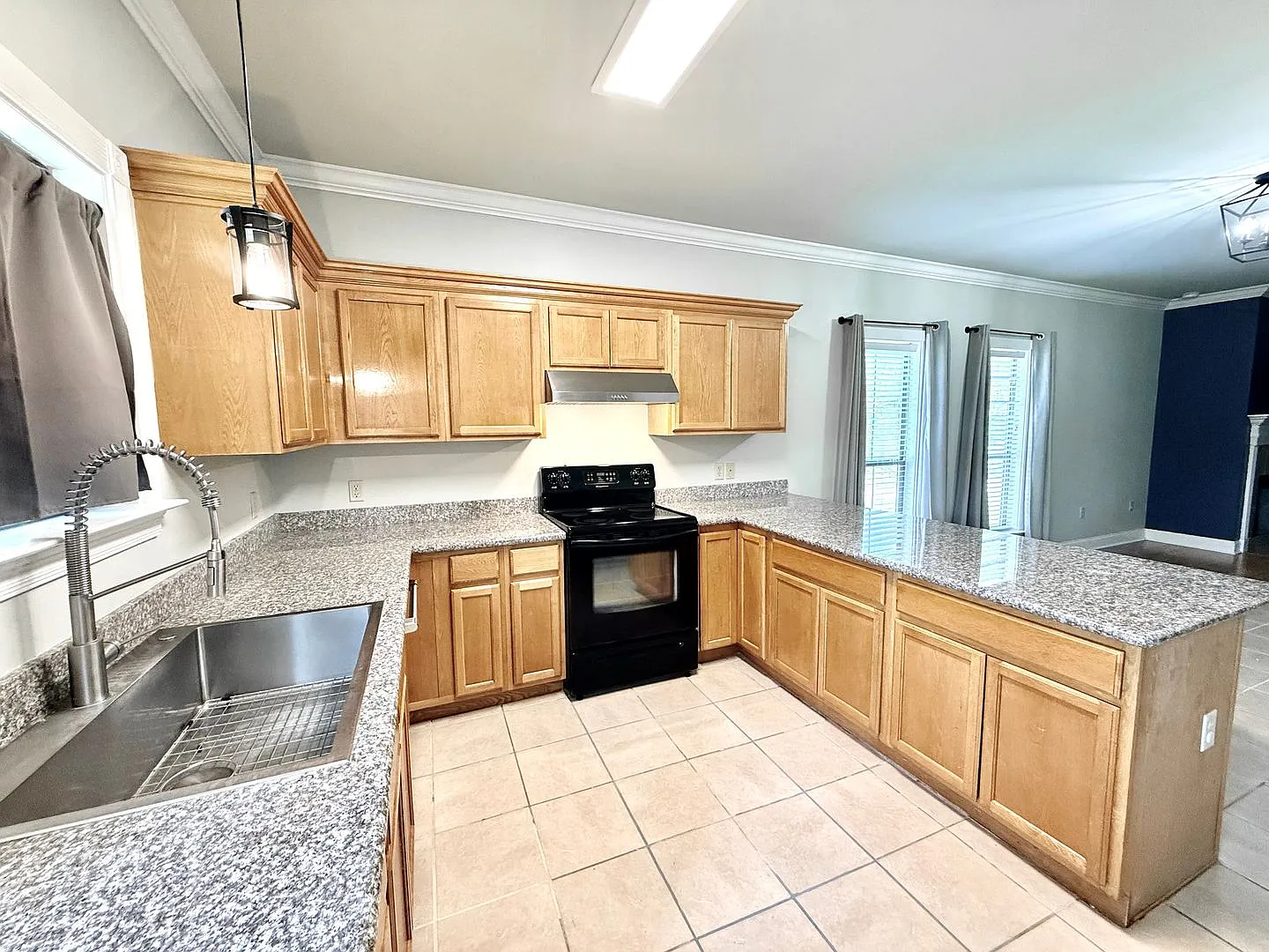 Spacious 3-Bedroom Home in Walker — Photo 4