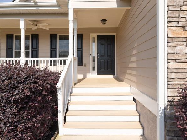 68 Arthur Ave, Jefferson, GA 30549