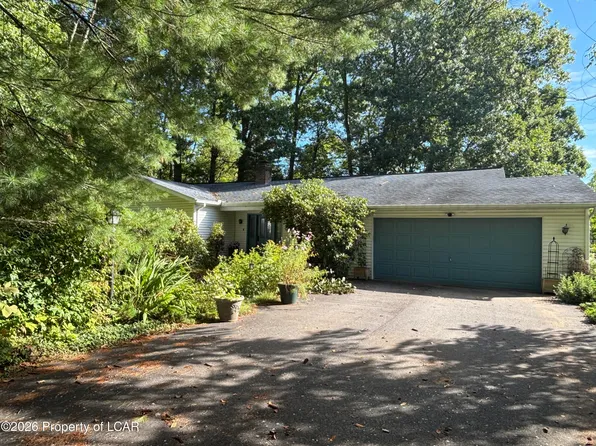 166 Brookhill Rd, Sugarloaf, PA 18249