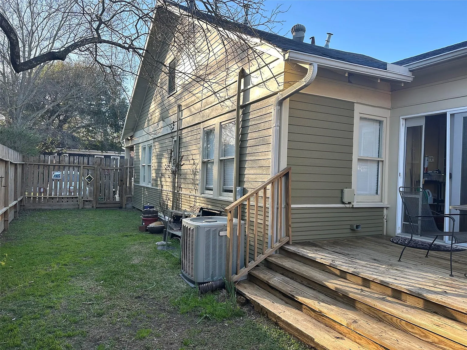 2 bed, 1.0 bath, 1180 sqft, $2,350 — Photo 3
