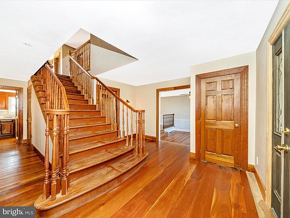 4th image of 14924 Clear Spring Rd