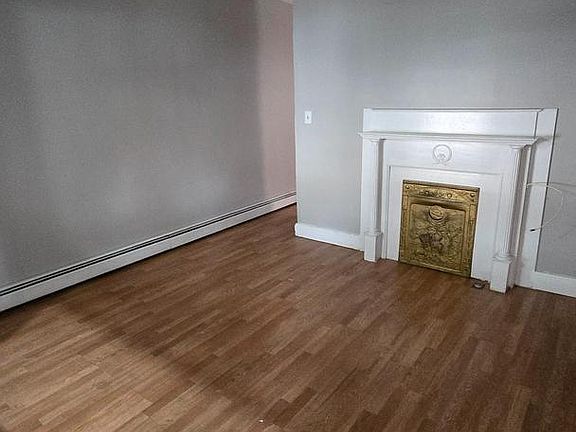 3rd image of 65 Race St