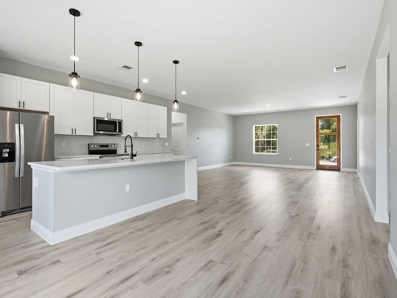 3 bed, 1792 sqft, $2,300 — Photo 2