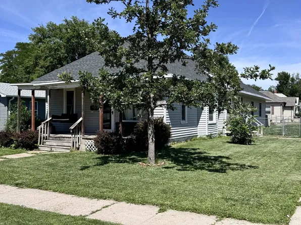 904 Hancock St, Holdrege, NE 68949